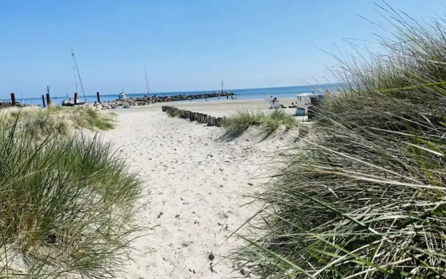 Holiday Apartment Beach54\"damp