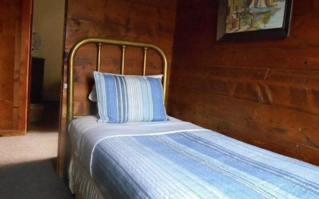 Crew's Quarters Boarding House Caters 