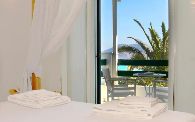 Keros Art Hotel