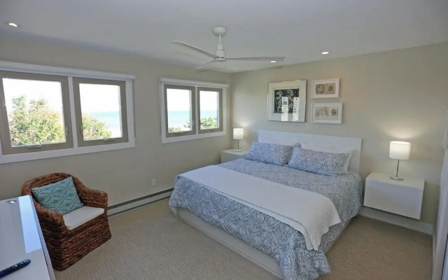 Mariners Court 224