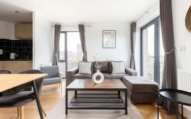 Premium 2 Bed Flat near Colindale Station