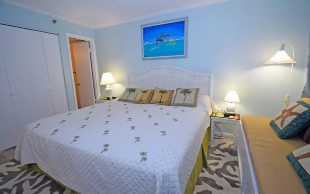 Marigot Beach 207 1 Bedroom Condo by RedAwning