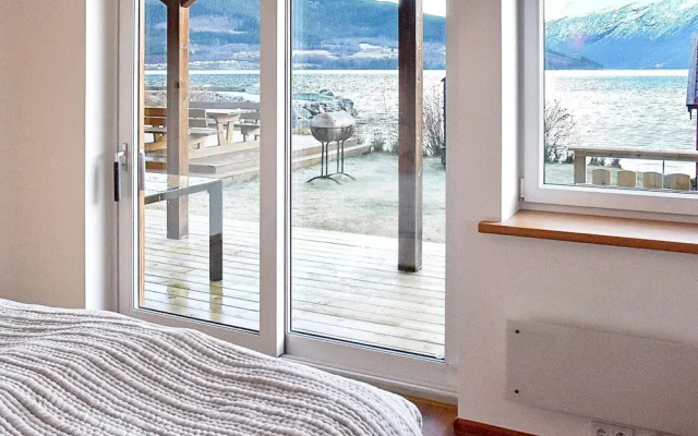 6 Person Holiday Home in Eidsvag