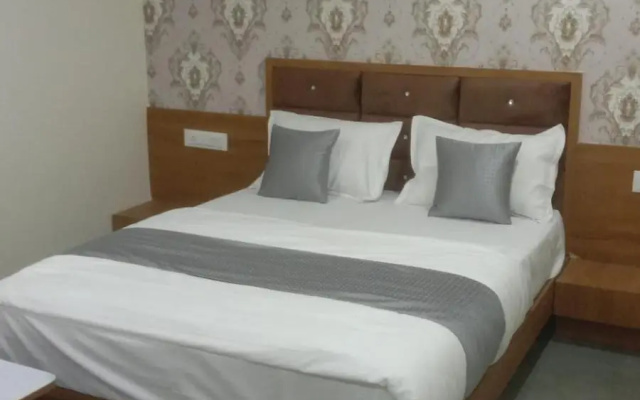 Hotel S G, Vadodara