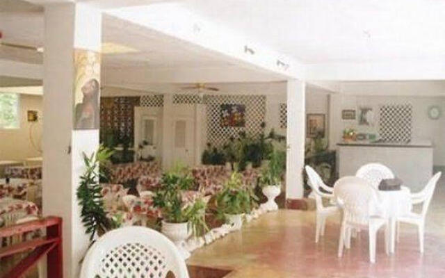 Отель Sunflower Cottages and Villas вид на фасад
