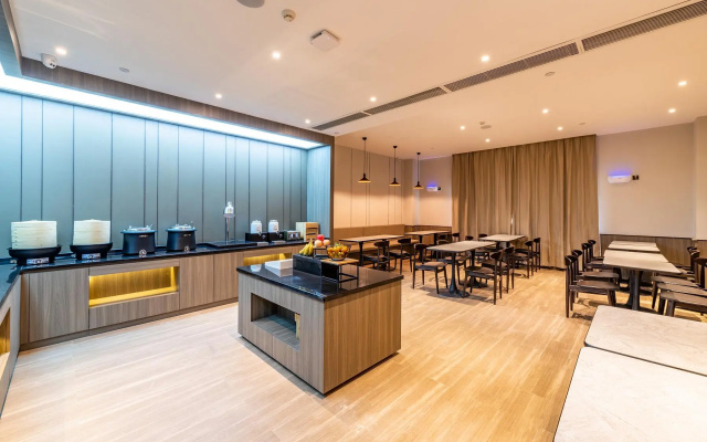 Hanting Hotel Wuhan Jiedaokou Metro Station