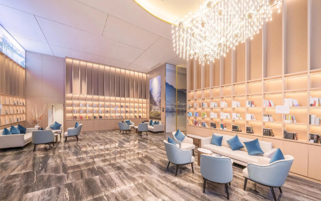 Atour Hotel Luzhou Bubugao Xintiandi