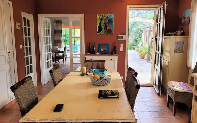 Villa Near Avignon With Separate Suites