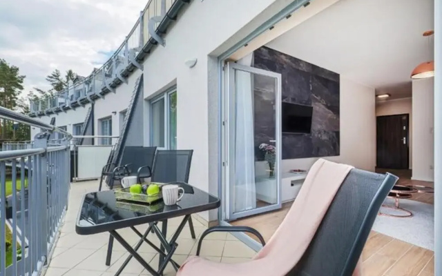 Apartment With Swimming Pool, Terrace, Pobierowo