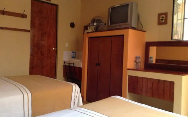Hotel Hostal Los Faroles
