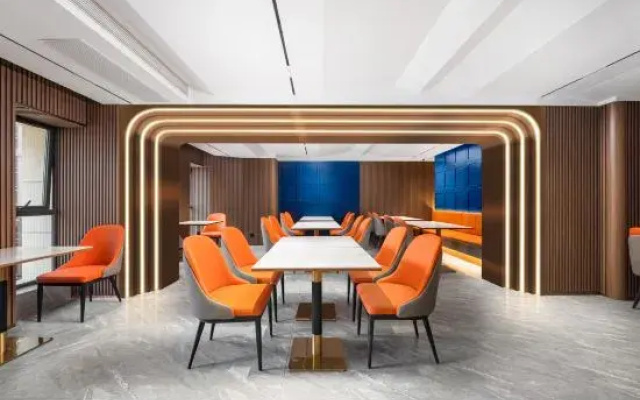 Starway Hotel (Xichang Qionghai 17 Degrees Wanda Plaza)