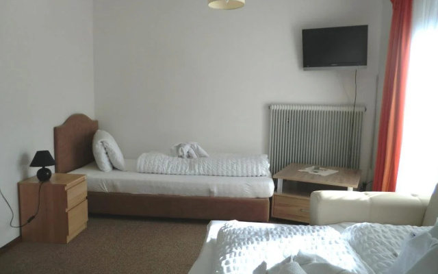 Alpina Apartments