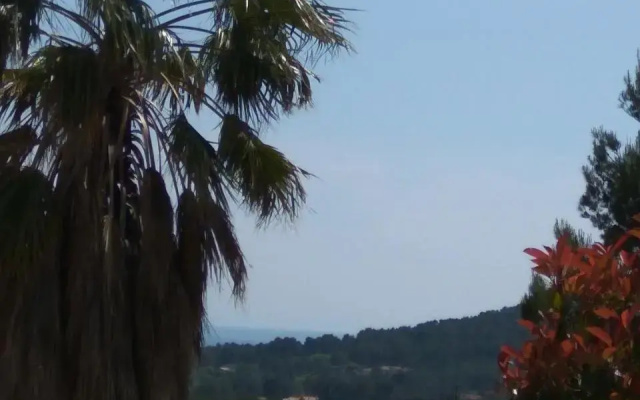 T2 entre St Cyr sur Mer et Bandol