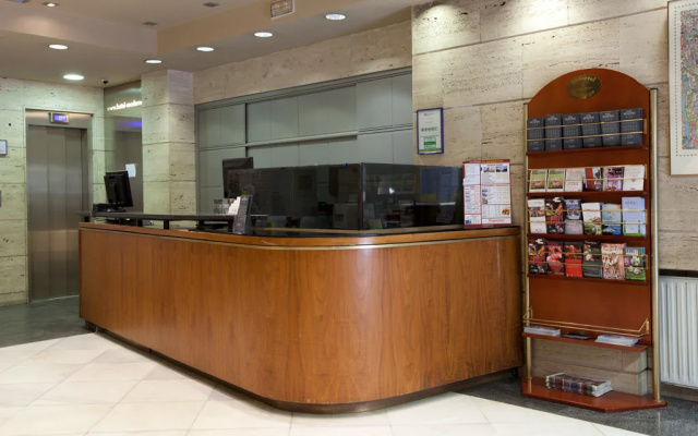 Hotel Moderno Puerta del Sol