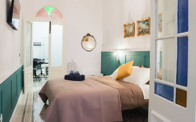 Traditional Maisonette - Yard & Jacuzzi