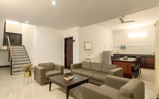 Hotel Paramount Suites & Service Apartments