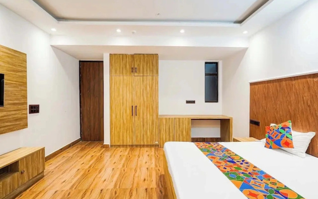 Fabhotel Golden Inn