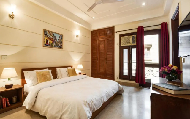 Hostie Aarna-4 BR apt near Moolchand/Apollo, S. Delhi