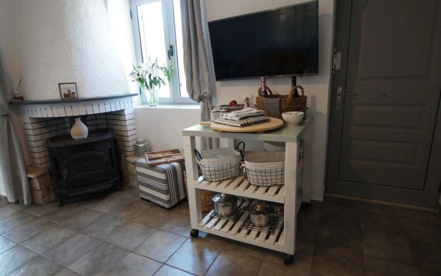 Semi Detached Stone House Great Location