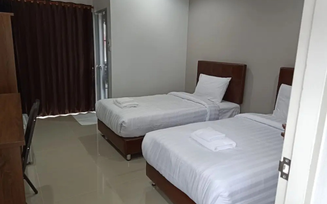 V2 hotel
