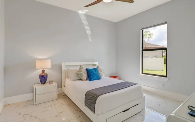 3915 Gulfstream Pkwy
