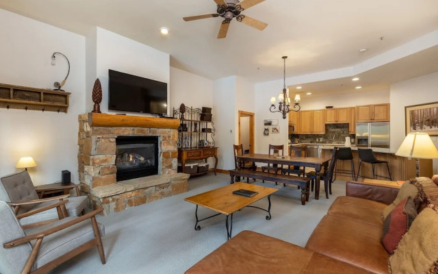 3059 The Timbers 2 Bedroom Condo by RedAwning