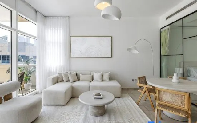 1BR + Extra Room w/ Huge Terrace | Bay Square