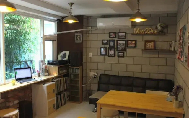 Twin Rabbit Mini Hotel