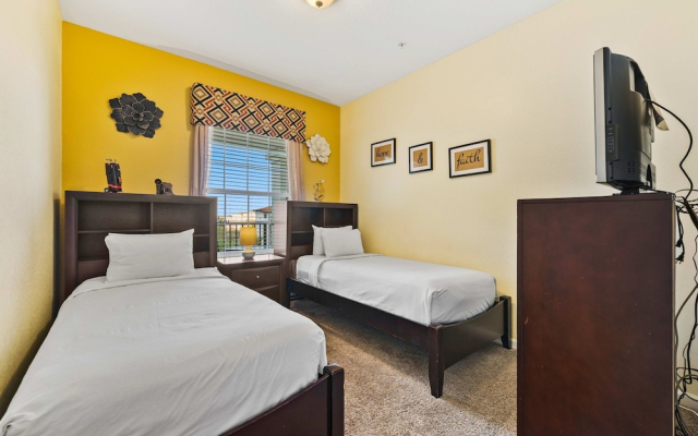 Spacious Vista Cay Condo, Close to Conv. Center