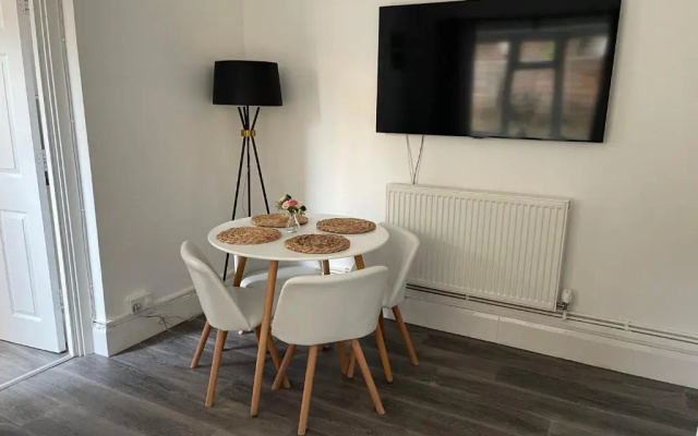 Ground Floor 2 Bed Holiday Flat