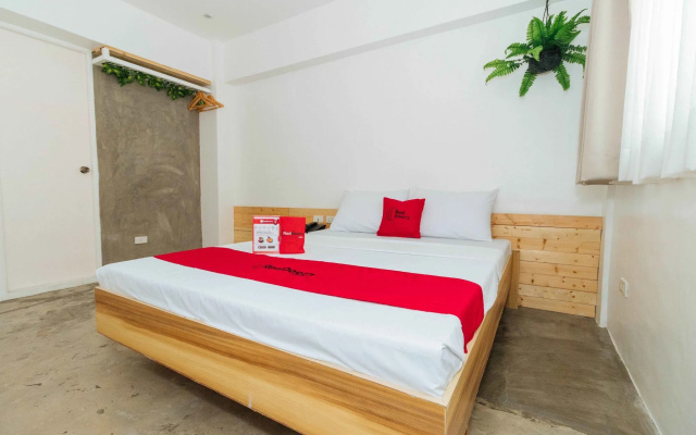 RedDoorz Plus @ Boni Avenue Mandaluyong