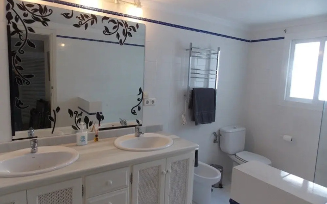 Attractive Apartment Near Puerto Banus
