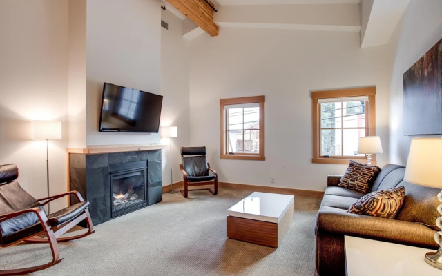 Front Street Suites