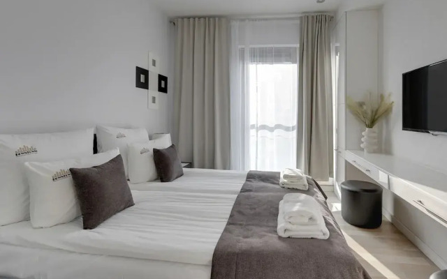Waterlane Riverside - SPA, Pool, Gym & Parking by Downtown Apartments