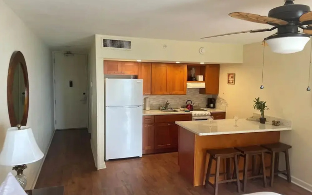 Royal Kahana 404