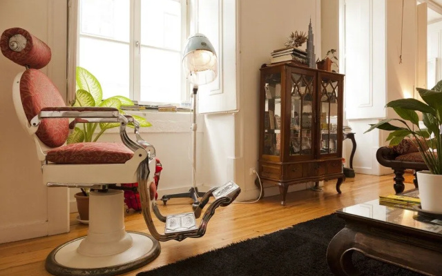 Living Lounge Hostel