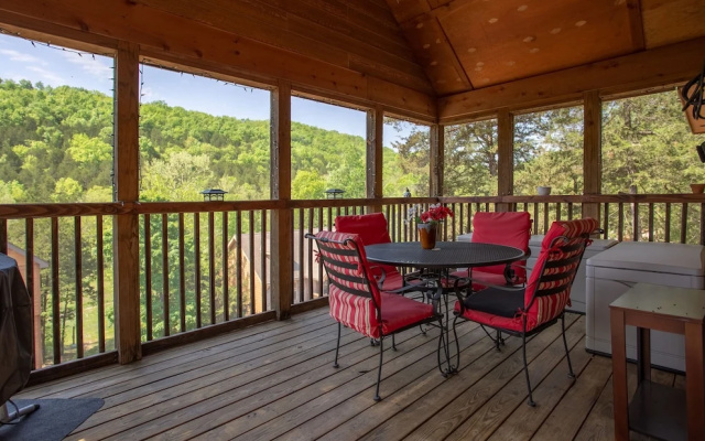 Dakota Lodge 2 Bedroom Home by RedAwning