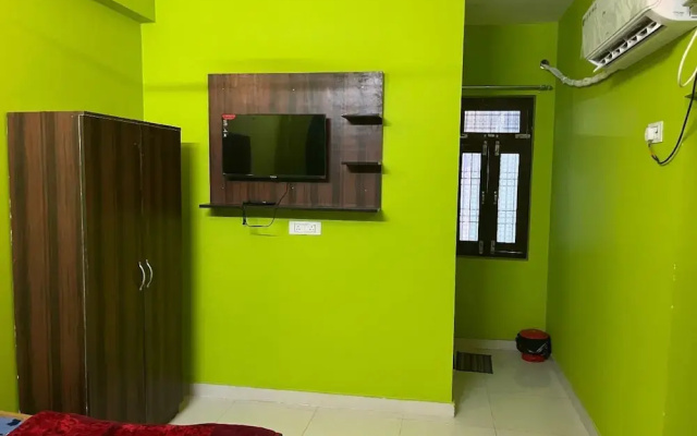 Goroomgo Shree Raj Homestay Ayodhya