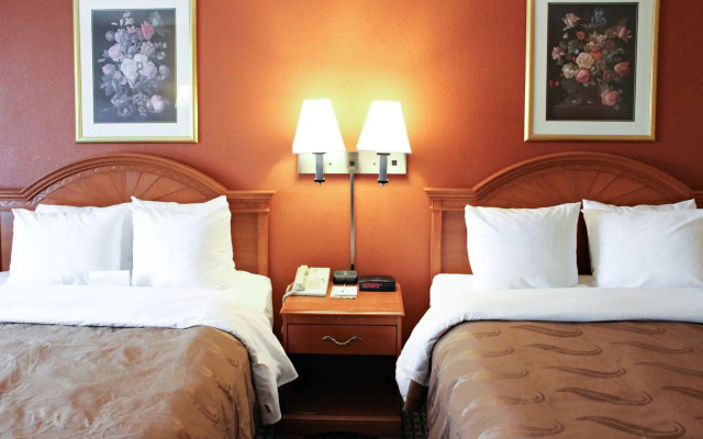Quality Inn & Suites Cincinnati Sharonville