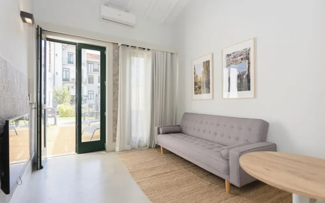 Liiiving in Porto - Bolhão Garden Apartment