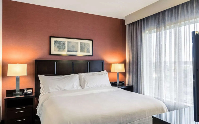 Embassy Suites by Hilton Newark Airport
