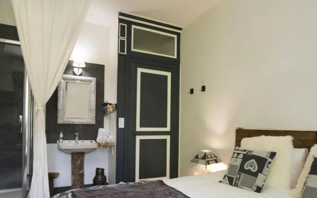 Baccara Lodge