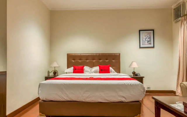 RedDoorz Plus near Dharmawangsa Square