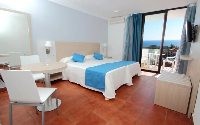 Aparthotel Folias