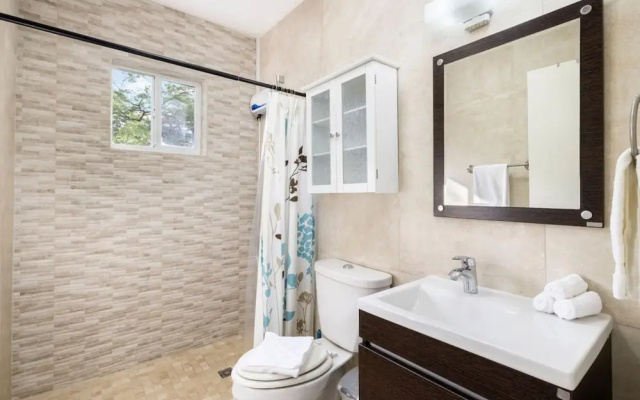 3BR Villa Central Location Private Pool Patio