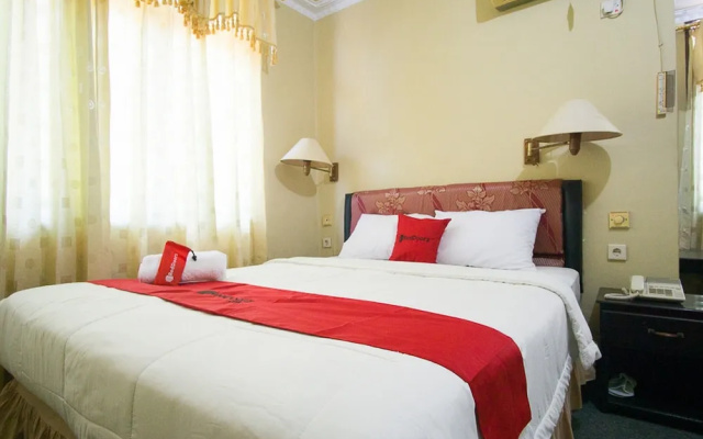 RedDoorz Plus near Pelabuhan Bitung