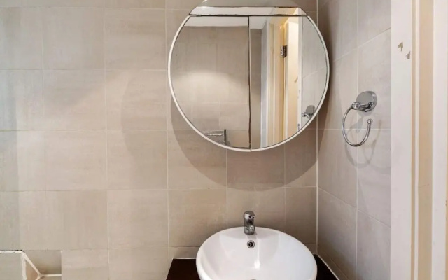 Modern & Cosy One Bedroom Apartment, Close to Tube