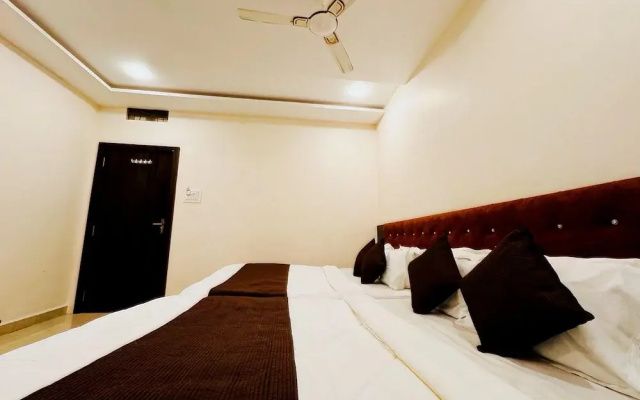 Hotel Hariom Palace