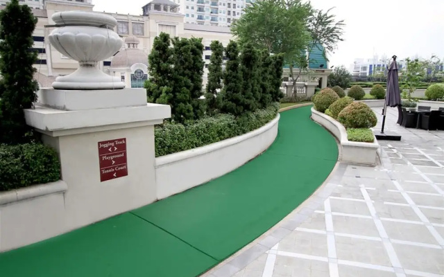Spacious 2Br With Mall Access At Bellezza Apartment