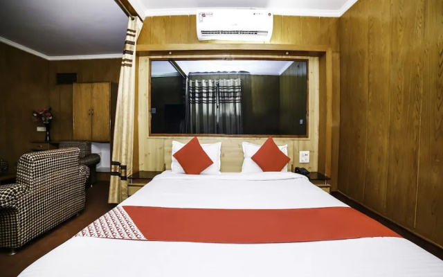 OYO 28071 Hotel Prakash Regency